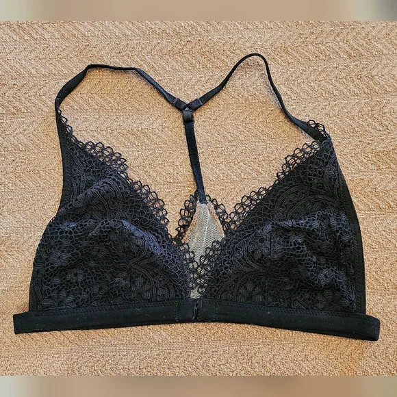 Victoria's Secret Front Close Lace Bralette. Size S. - Picture 1 of 3